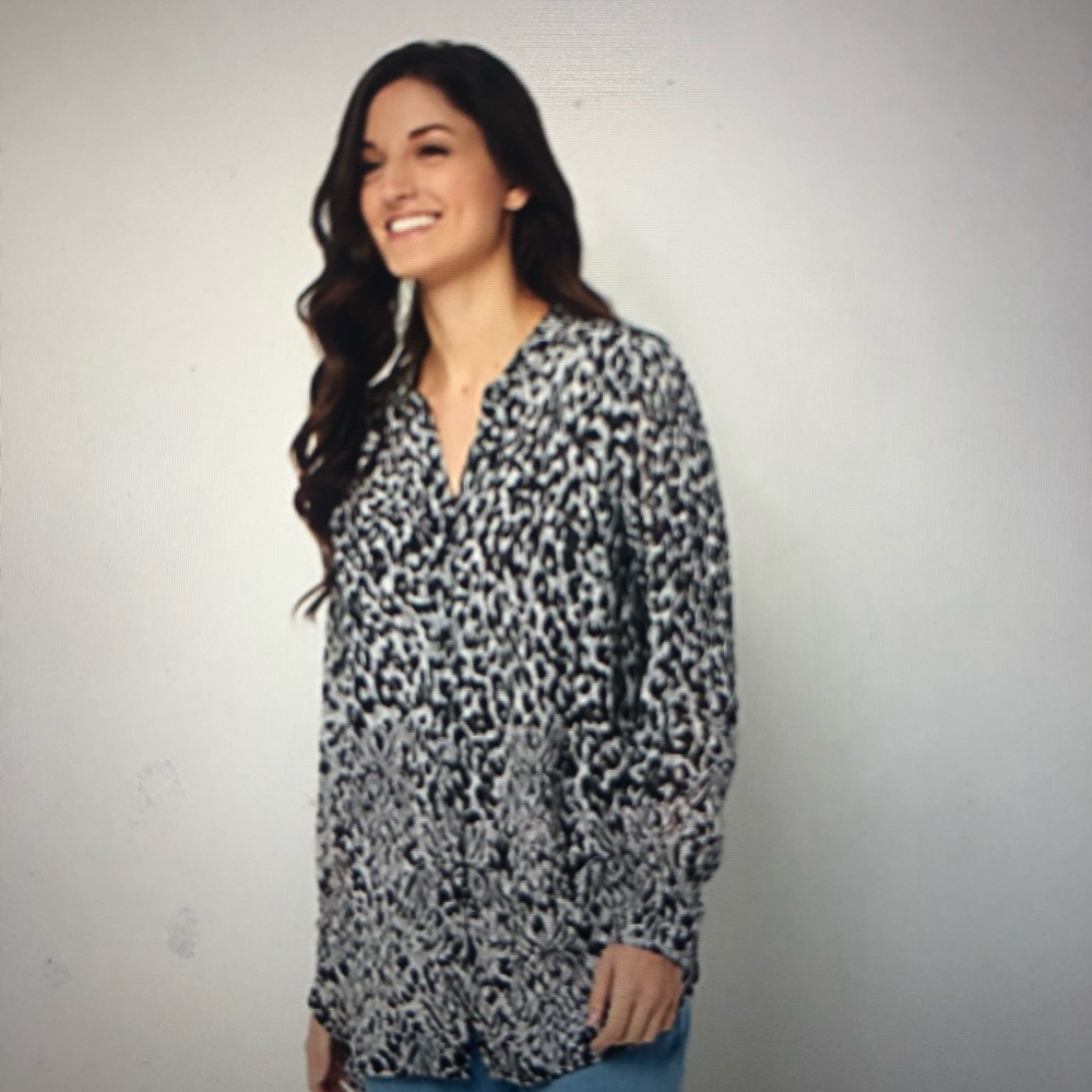 Lightweight crepe top